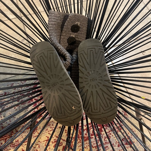 Uggs size 8 - Picture 7 of 13